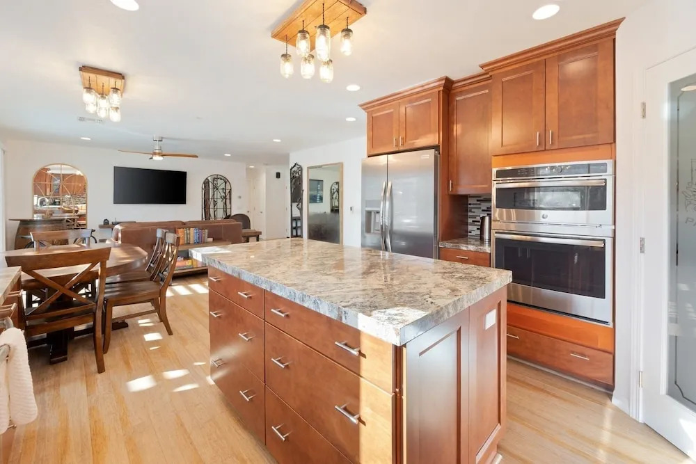 Of Wine & Gods - Hot Tub, Bbq And Fire Pit! 3 Bedroom Home by RedAwning