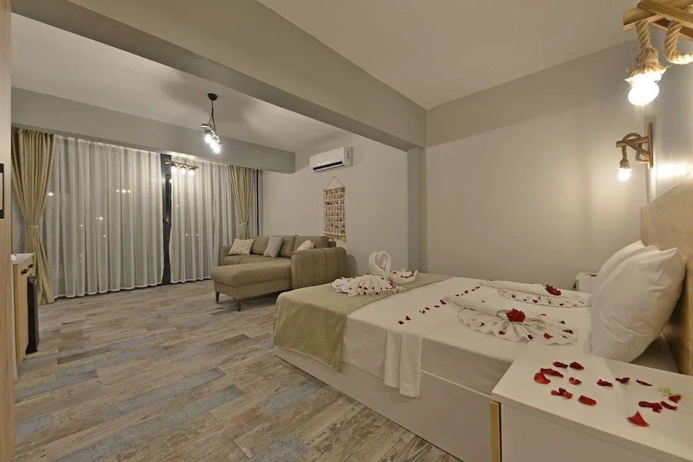 TRAKHEİA OTEL