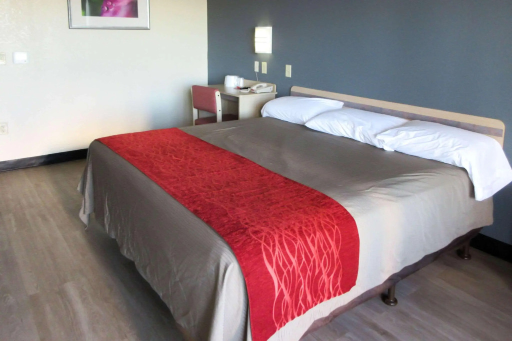 Econo Lodge Paducah West I-24