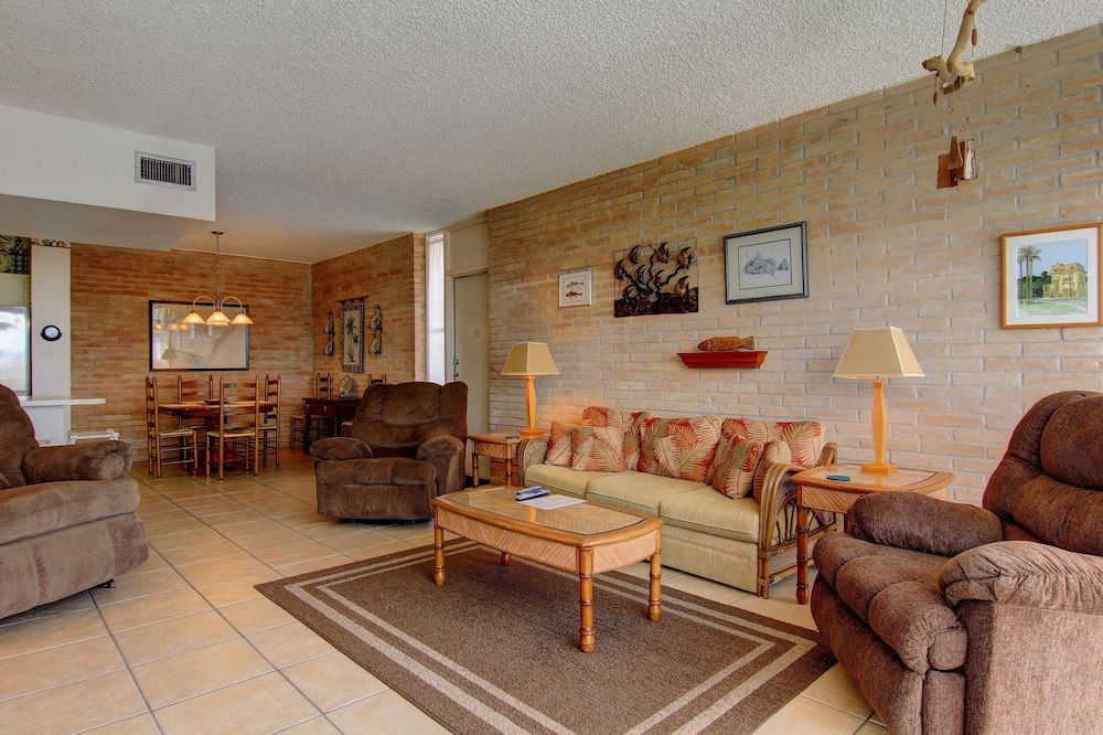 Channelview 218