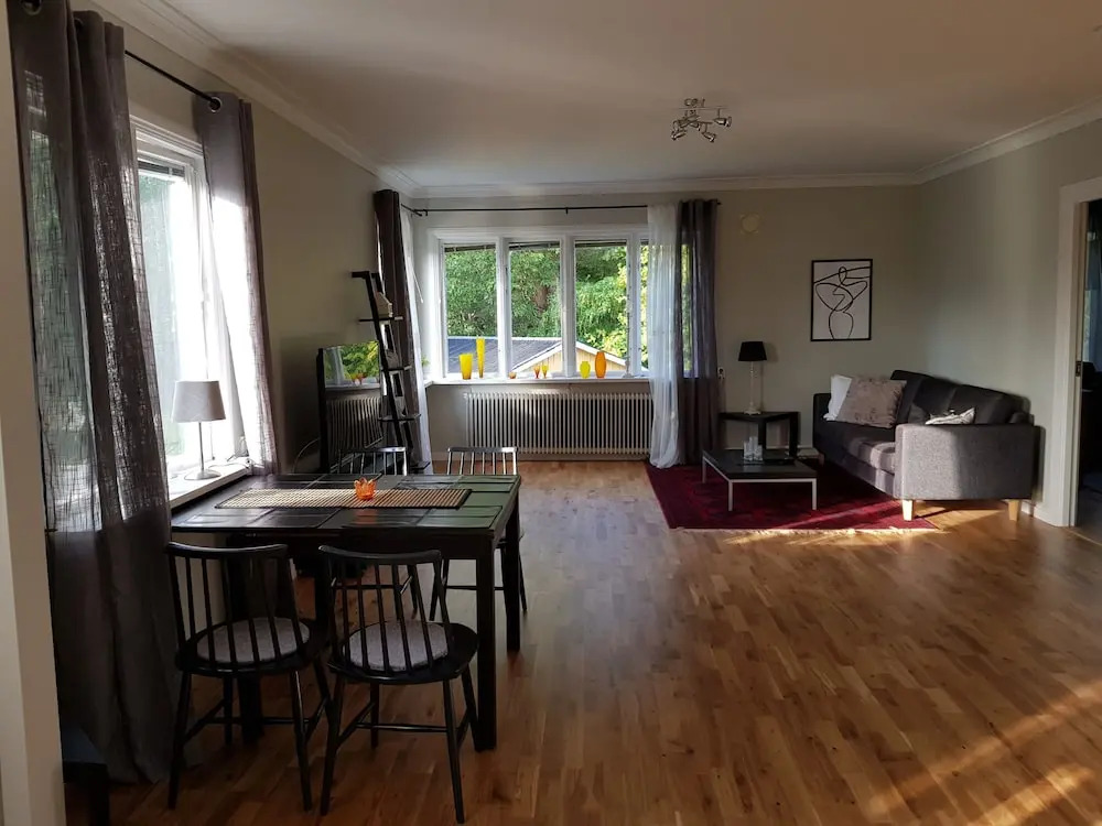 Lovely Spacious Apartment  centerally