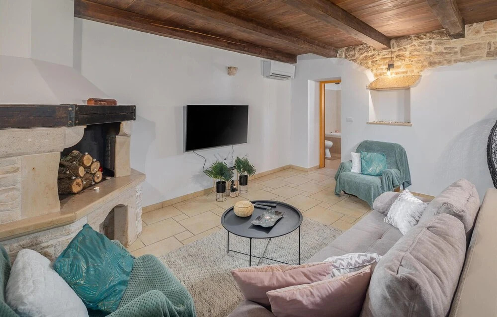 Lovely Home In Sorici