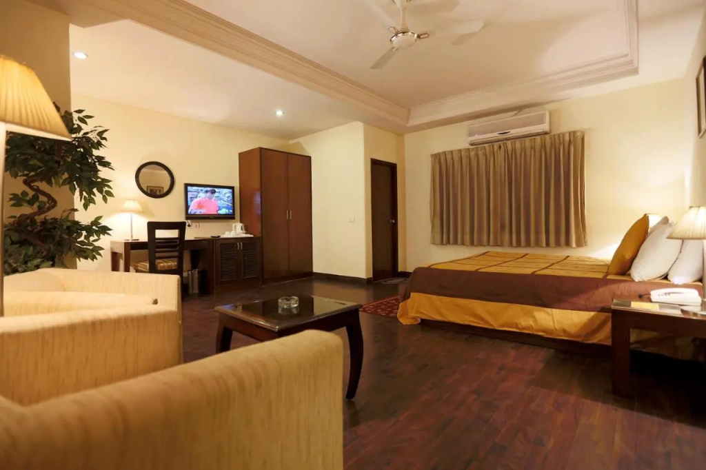 Hotel The Class , Delhi Airport