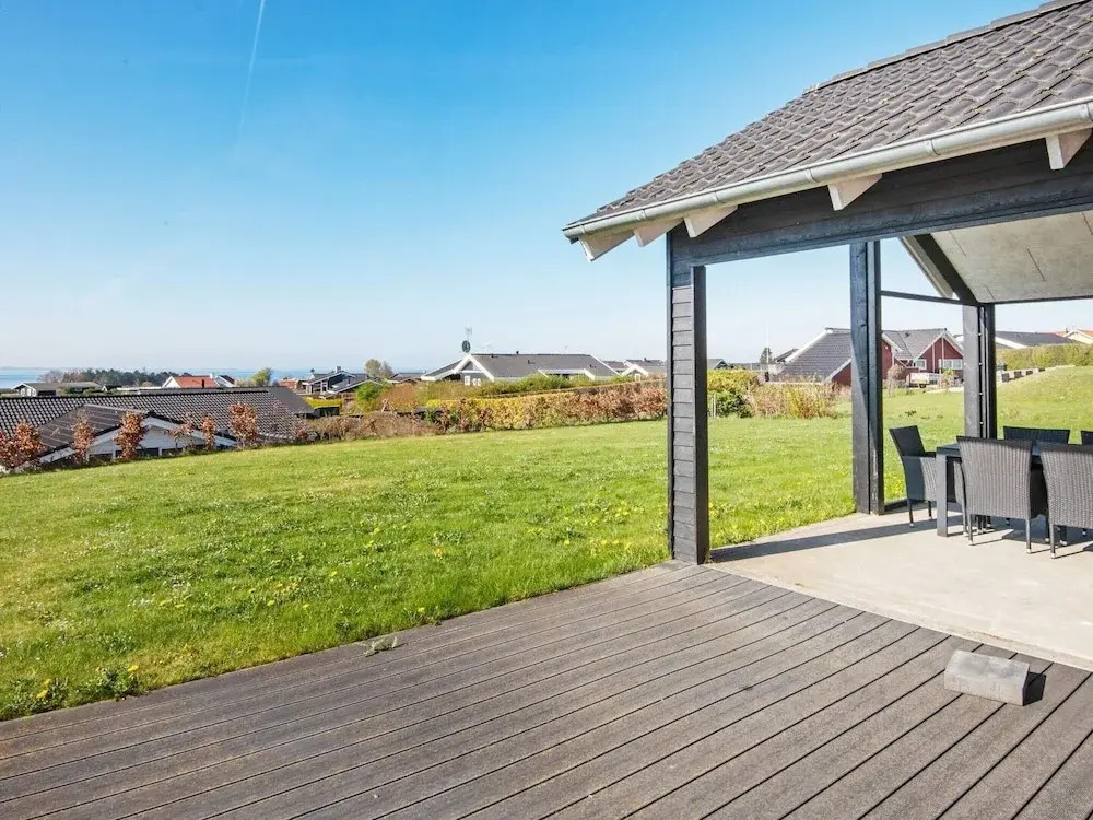10 Person Holiday Home in Ronde