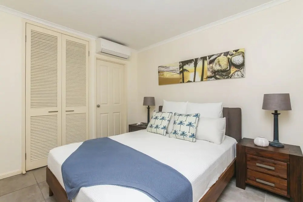 Inner City One Bedroom Apartment 27