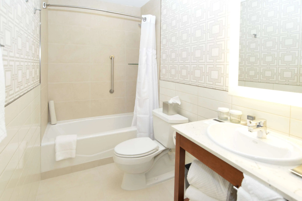 The Lismore Hotel Eau Claire - a DoubleTree by Hilton