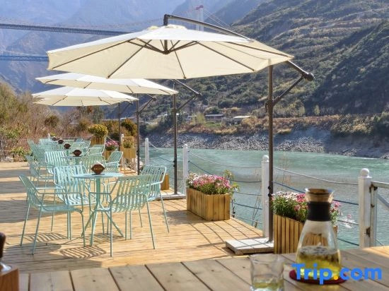 Lulin Mountain Villa Homestay (Shangri-La Tiger Leaping Gorge Scenic Area Branch)