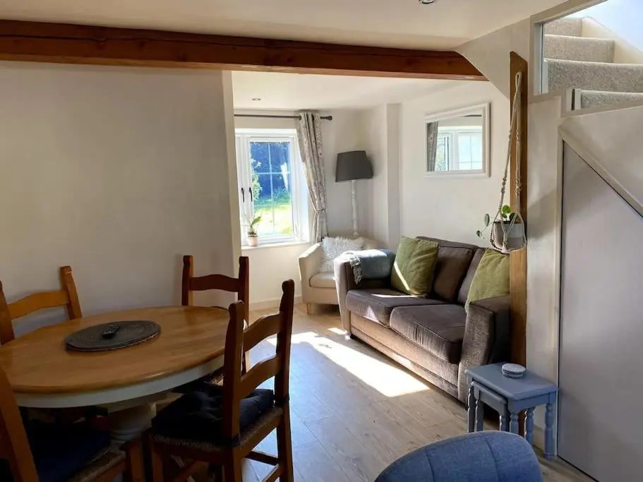 Coombe Edge Cottage