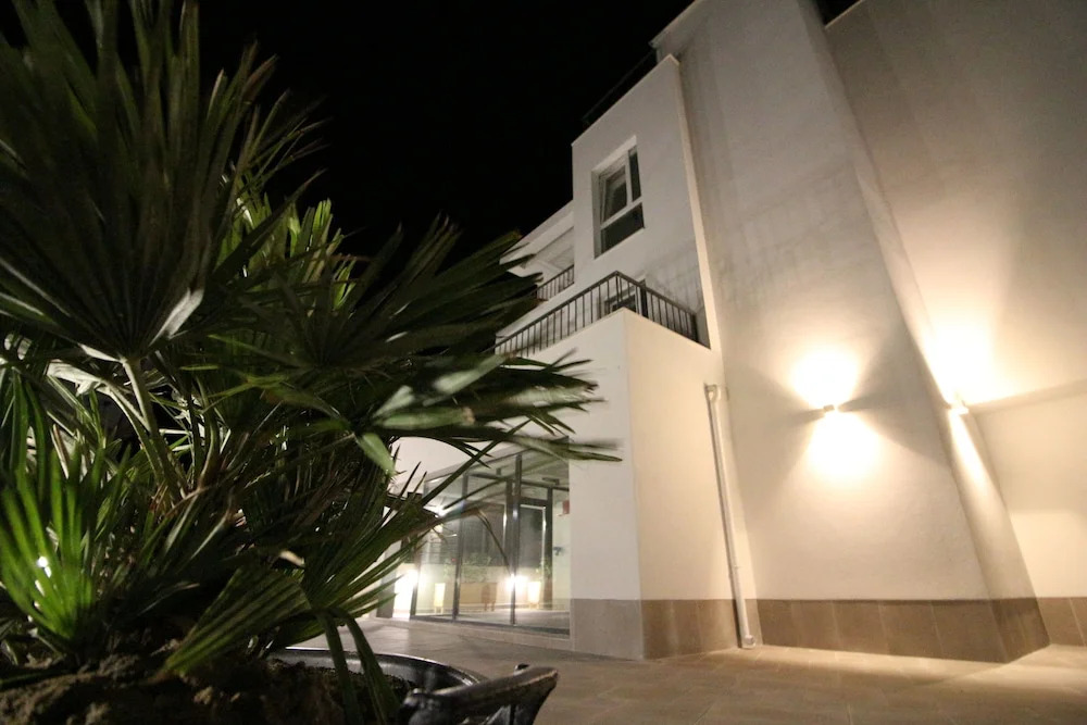 JI HOTEL