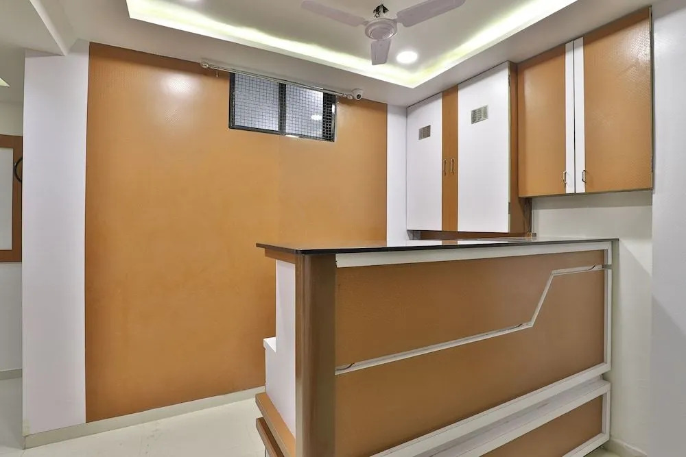 OYO 35508 Dev Palace
