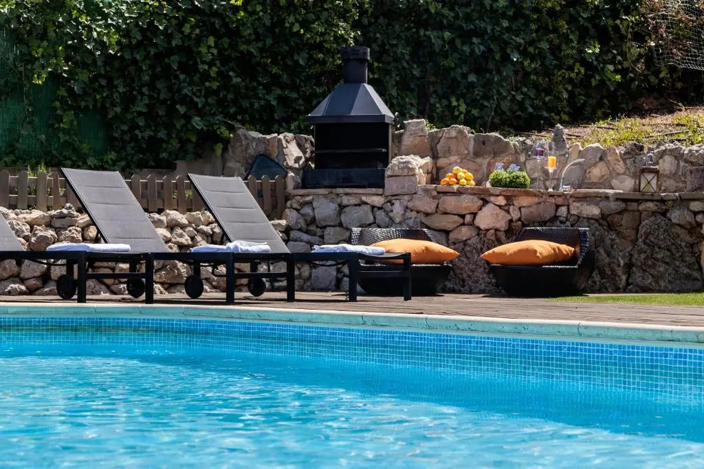 Villa Los Pinos 14 People AC Very confortable Outdoor area View Calm Area 10 minutes Drive From Sitges