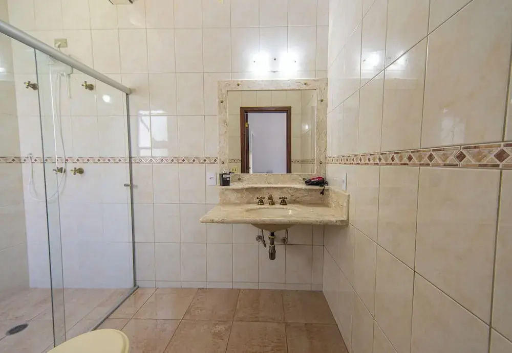 Casa c Piscina e Churrasqueira em Condom nio