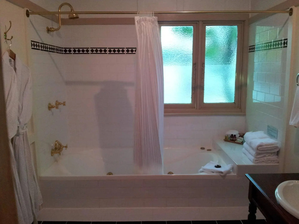Kubba Roonga Guesthouse - Luxury Spa Retreat