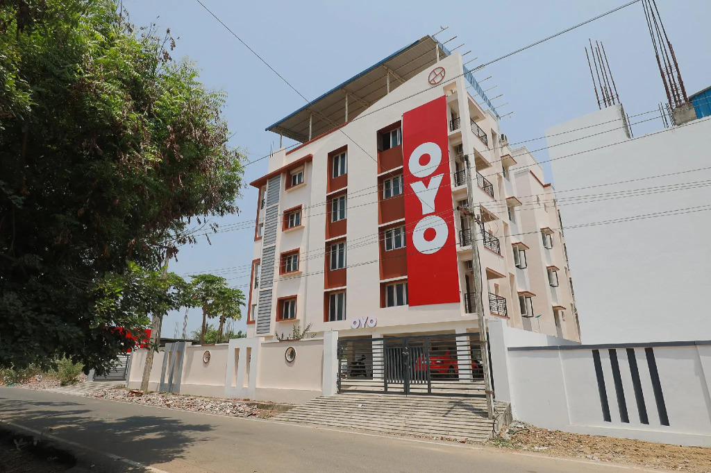 OYO 39342 Beehive Inn