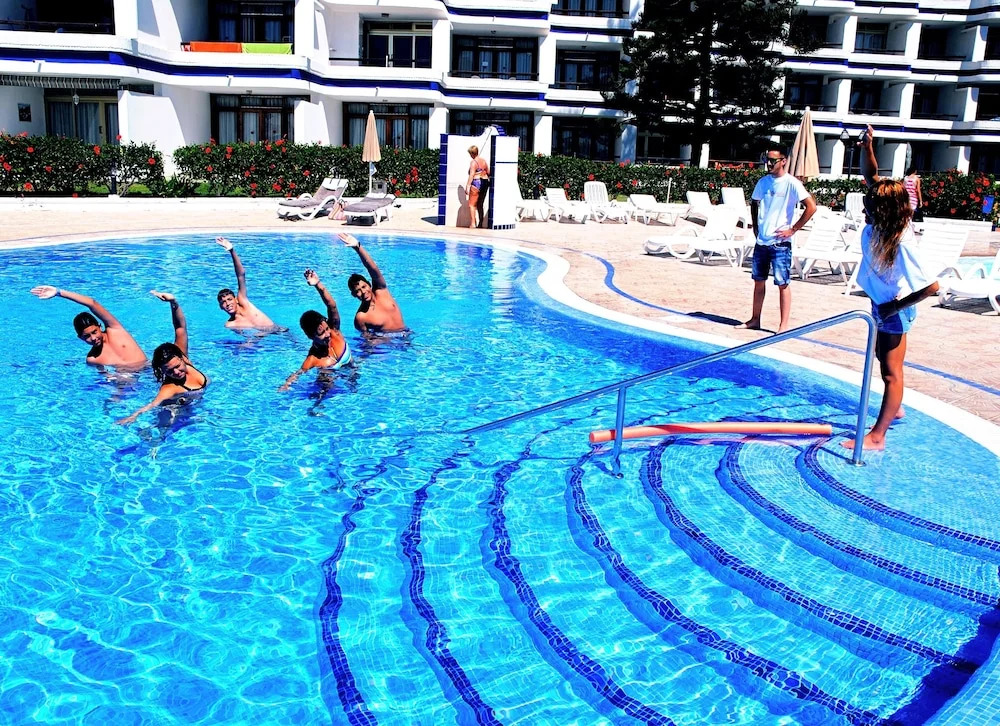 Apartamentos Tamaran