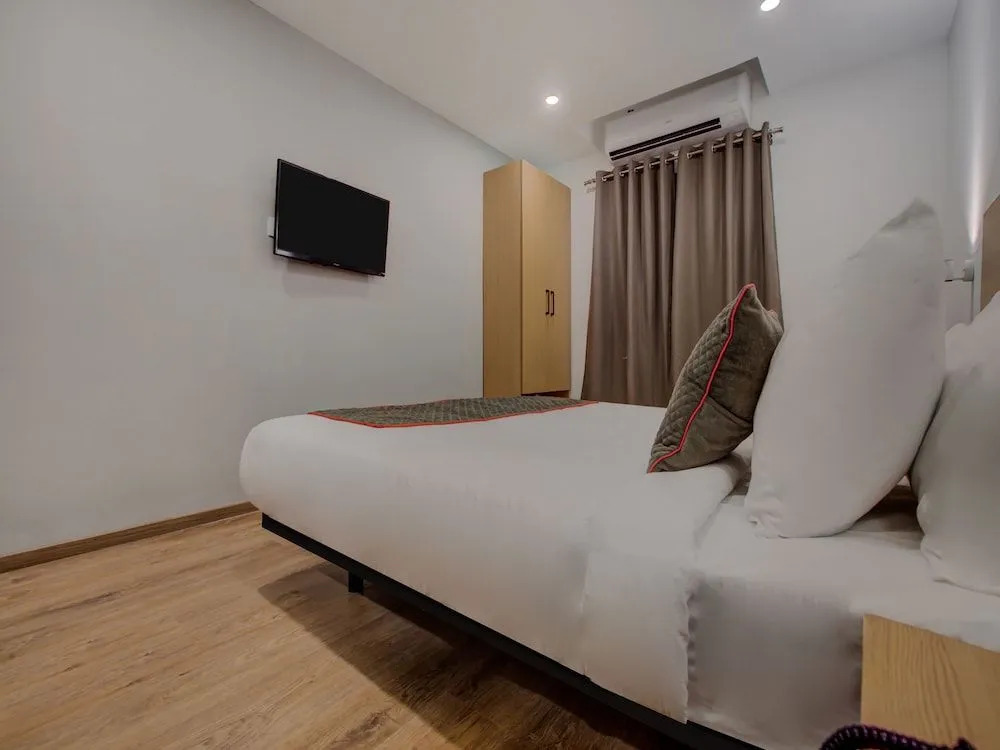 OYO Townhouse 052 Tidel Park Adyar