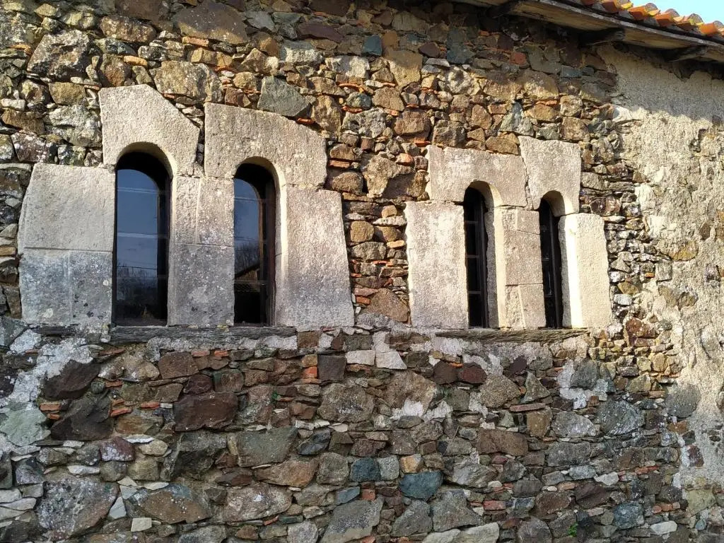 Charming Courtyard cottage 25kms Puy du Fou