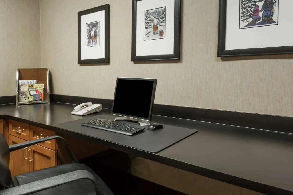 Wingate by Wyndham - Edmonton West