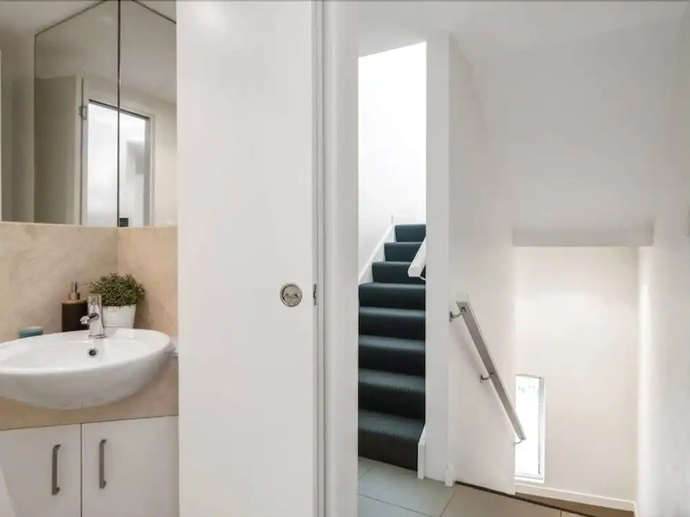 Luxury Townhouse 250m to the Beach