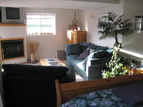 Avens ReNaissance B&B