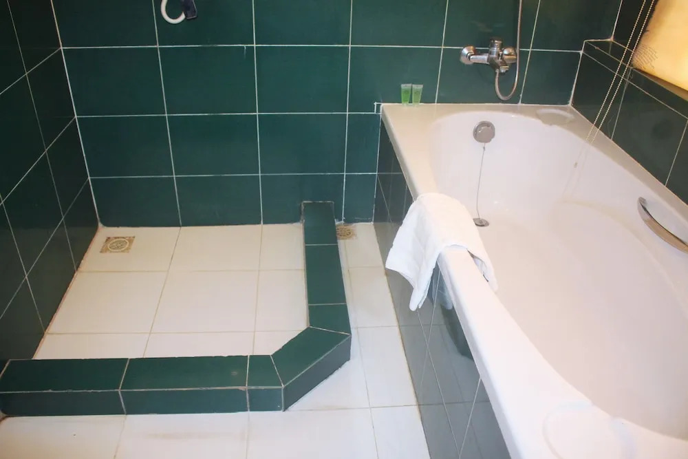 Suryavara Residence Hotel
