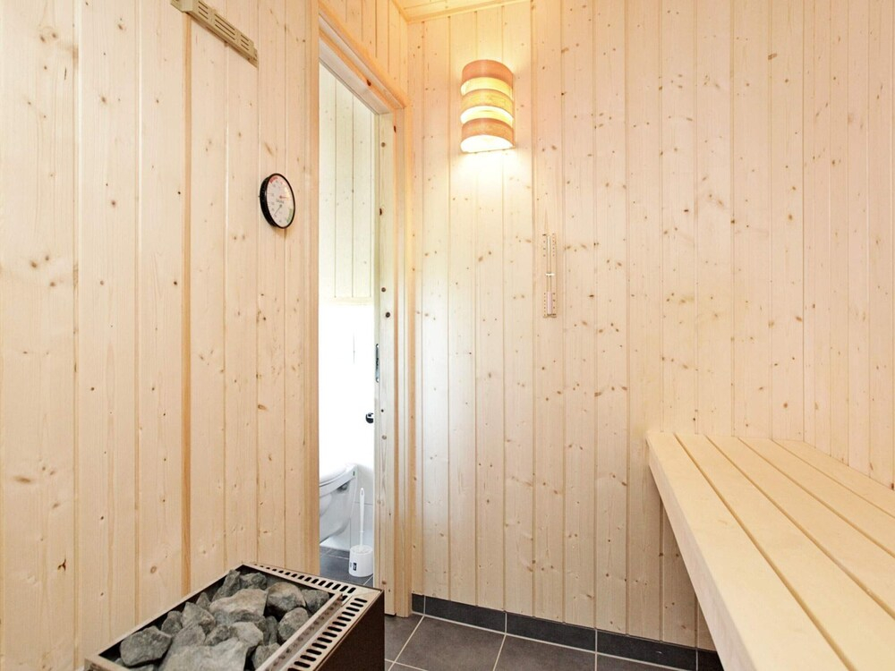 Family Baltic Villa with Alcove