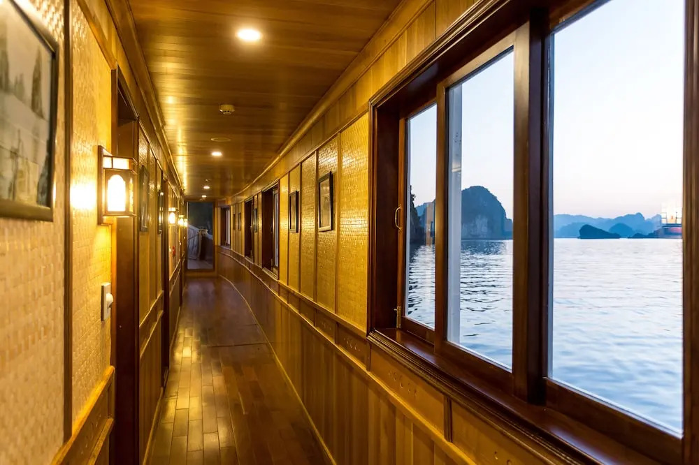 Bhaya Luxury Halong Cruise - Manage by LuxCruises