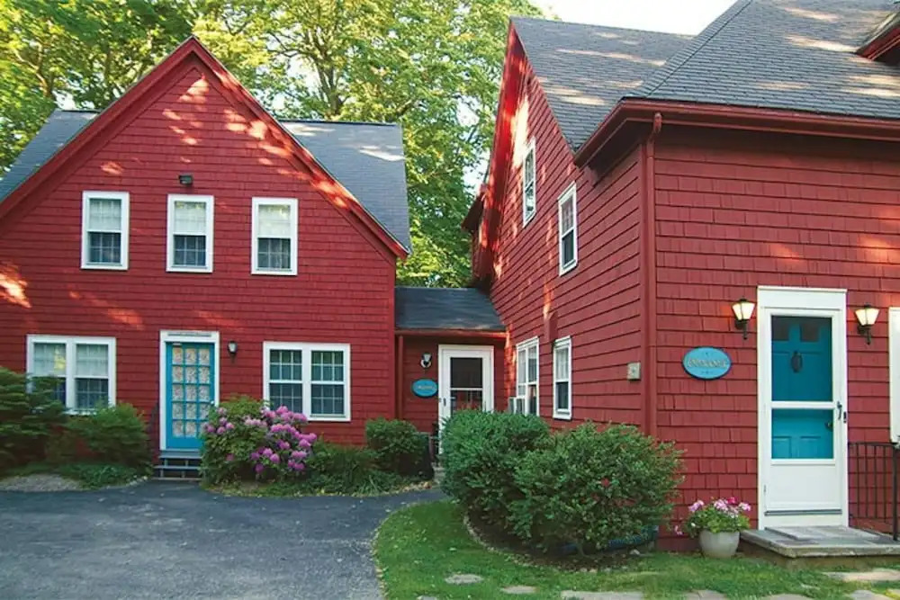 Woods Hole Passage Inn