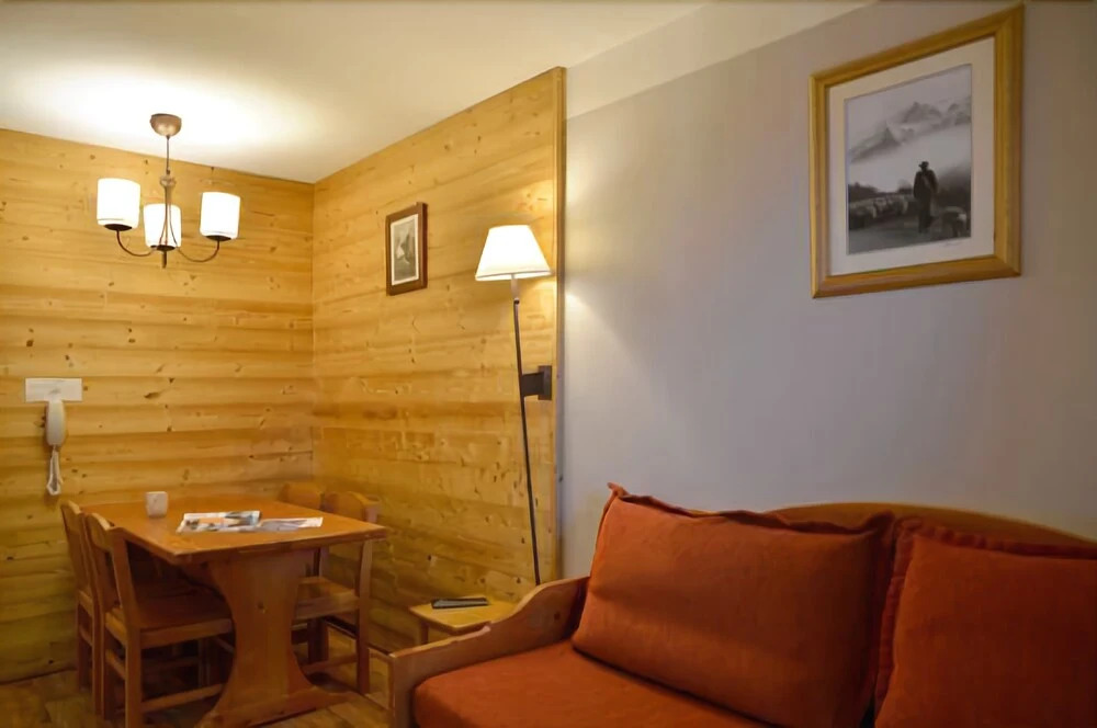 Belle Plagne Open Plan Studio Cabine on Slopes for 4 People of 27 m² Th515