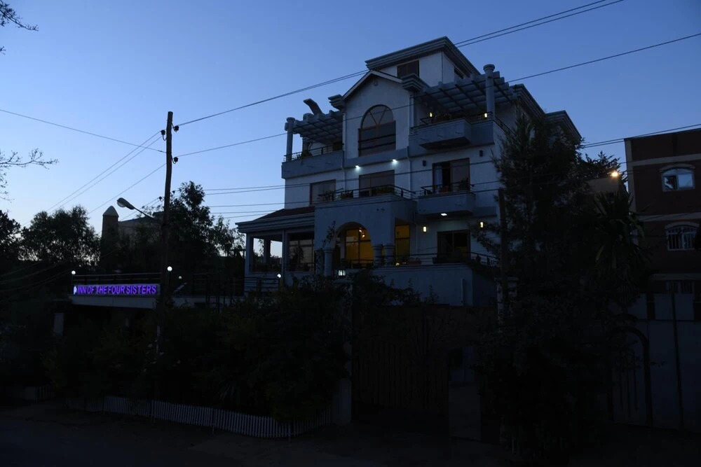 Inn of the Four Sisters