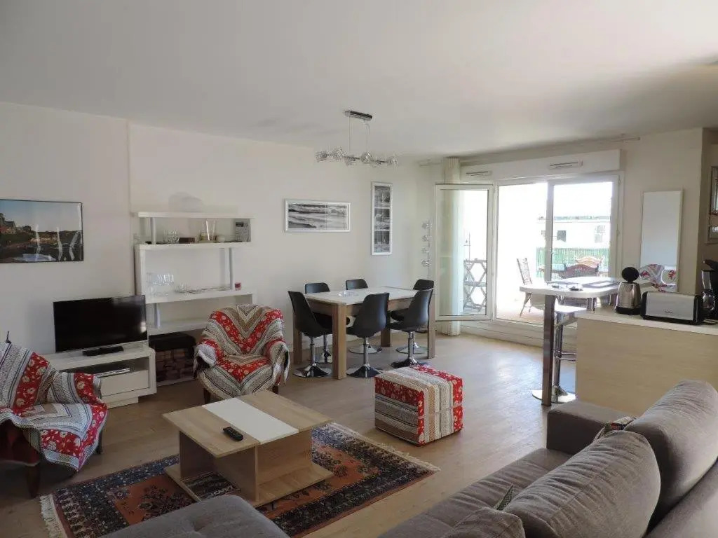 BIARRITZ T3 CENTRE 4/6 PERS,TERRASSE et PARKING