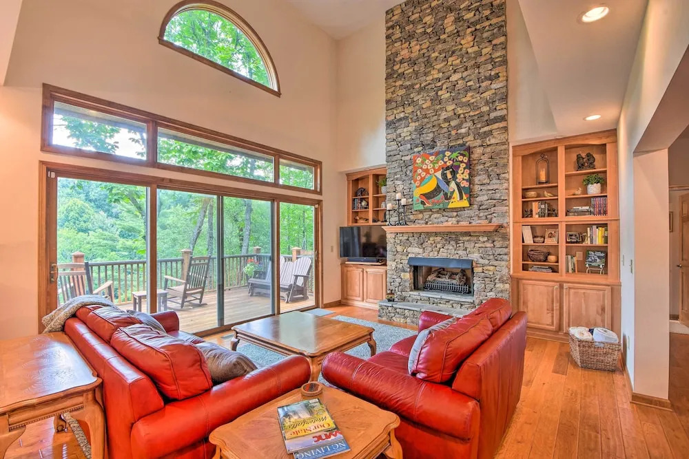 Quiet Riverfront Escape With Deck & Fly Fishing!