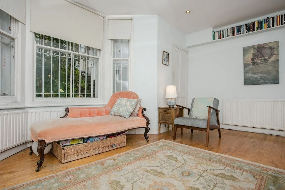 Spacious 3 Bedroom House in Clapton