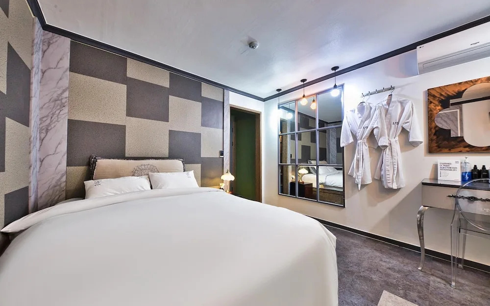 Gongju Khai Hotel