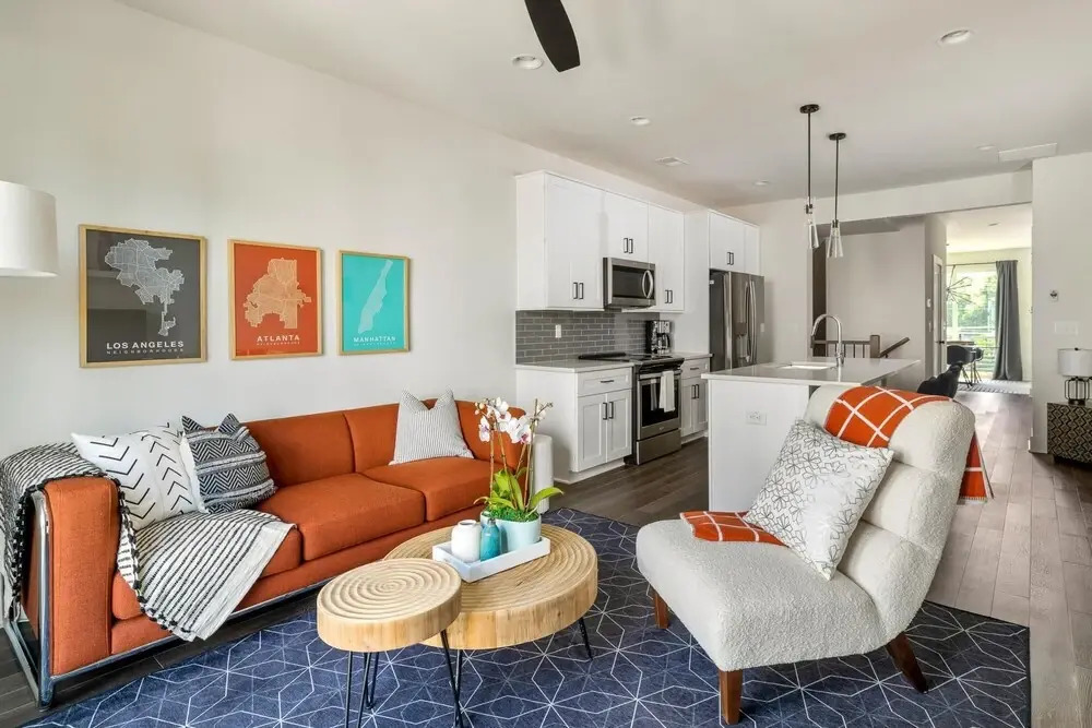 Cheerful Townhome With Garage EAV Local
