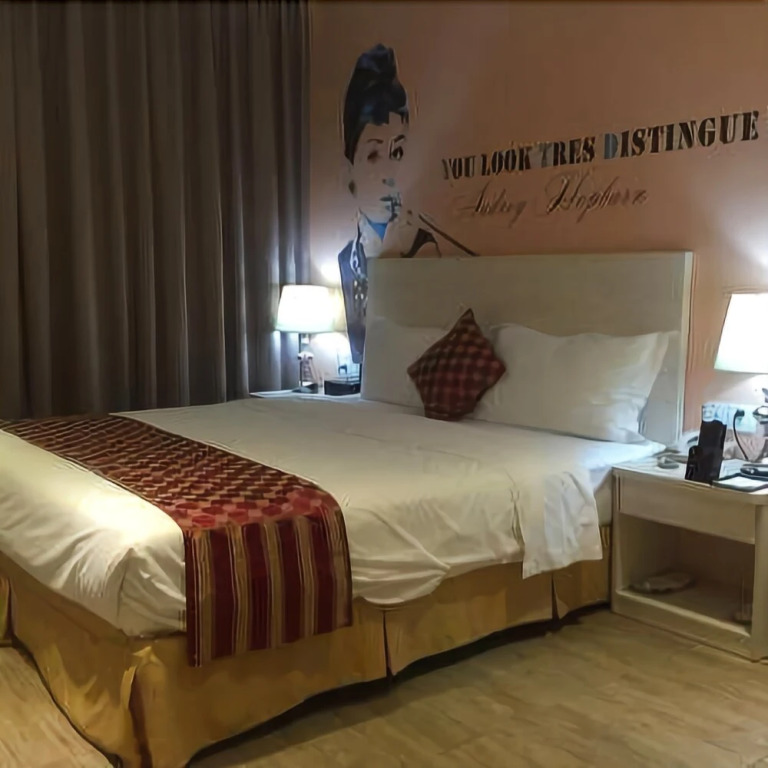 Royal Marina Hotel