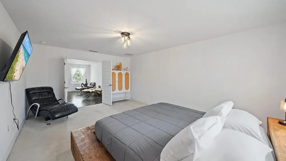 Urban Minimalist Escape 4 Bedroom Home
