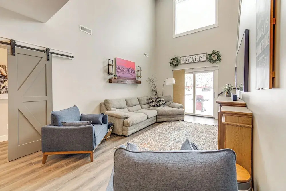 Hike, Fish & Ski! Bright Swan Valley Townhome