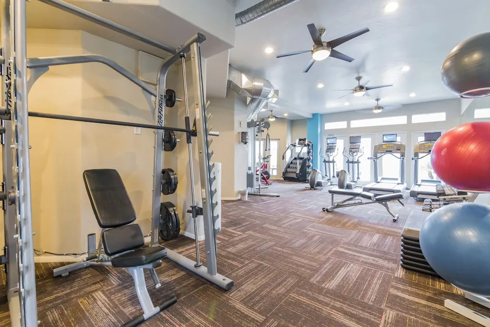 Luxury Scottsdale Suite + Pool + Gym