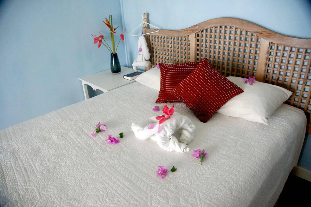 Barefoot Suites