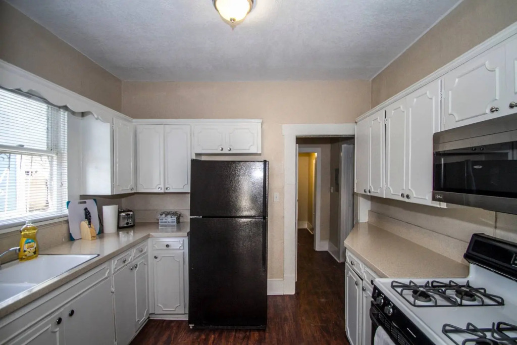 Virginia #A Cozy 2BA/1BA near Downtown Sleeps 8