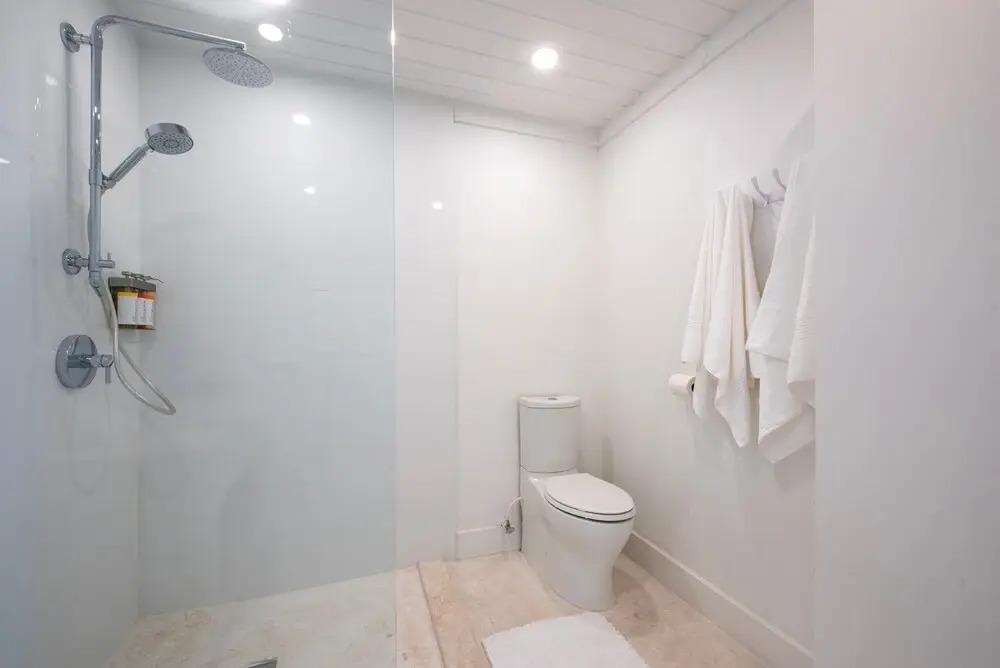 Veselka - Remodeled Home On Double Bay Beach 3 Bedroom Home