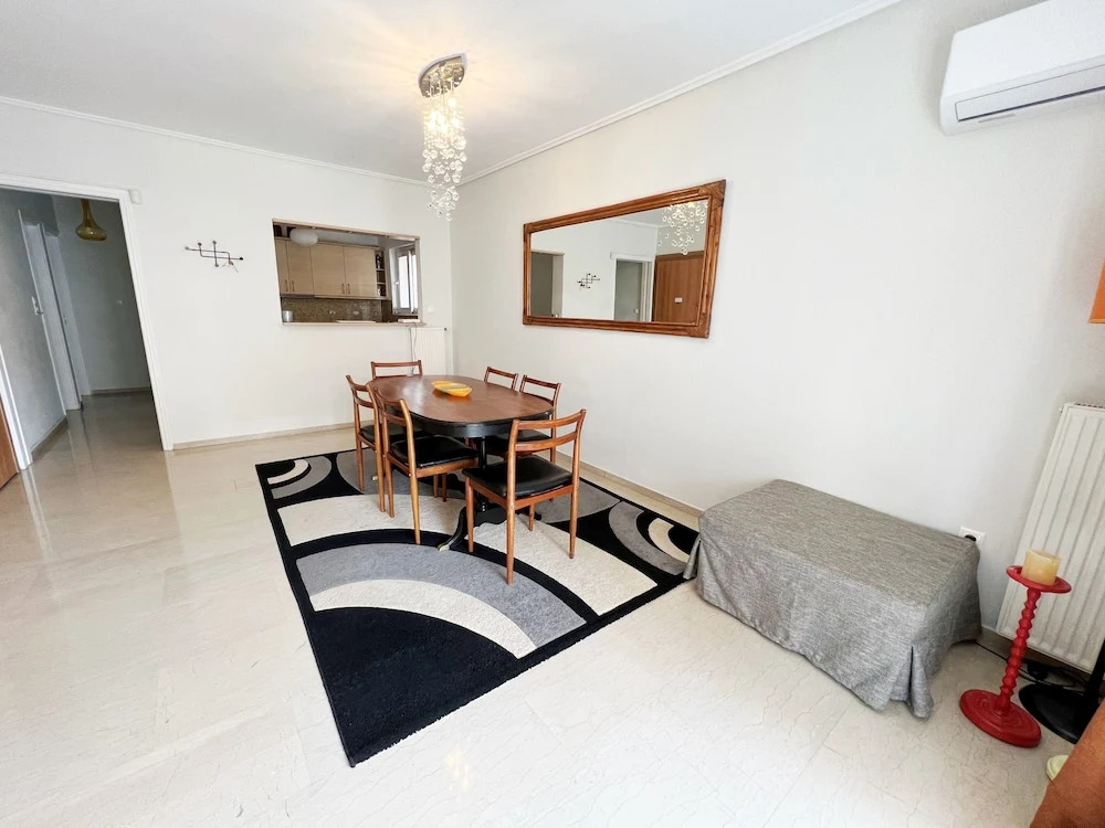 Peaceful Apartment by Flisvos Marina