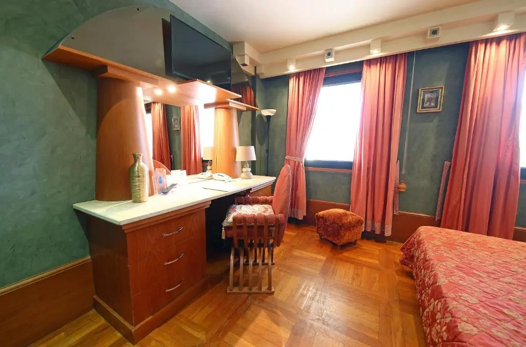 HR Hotel