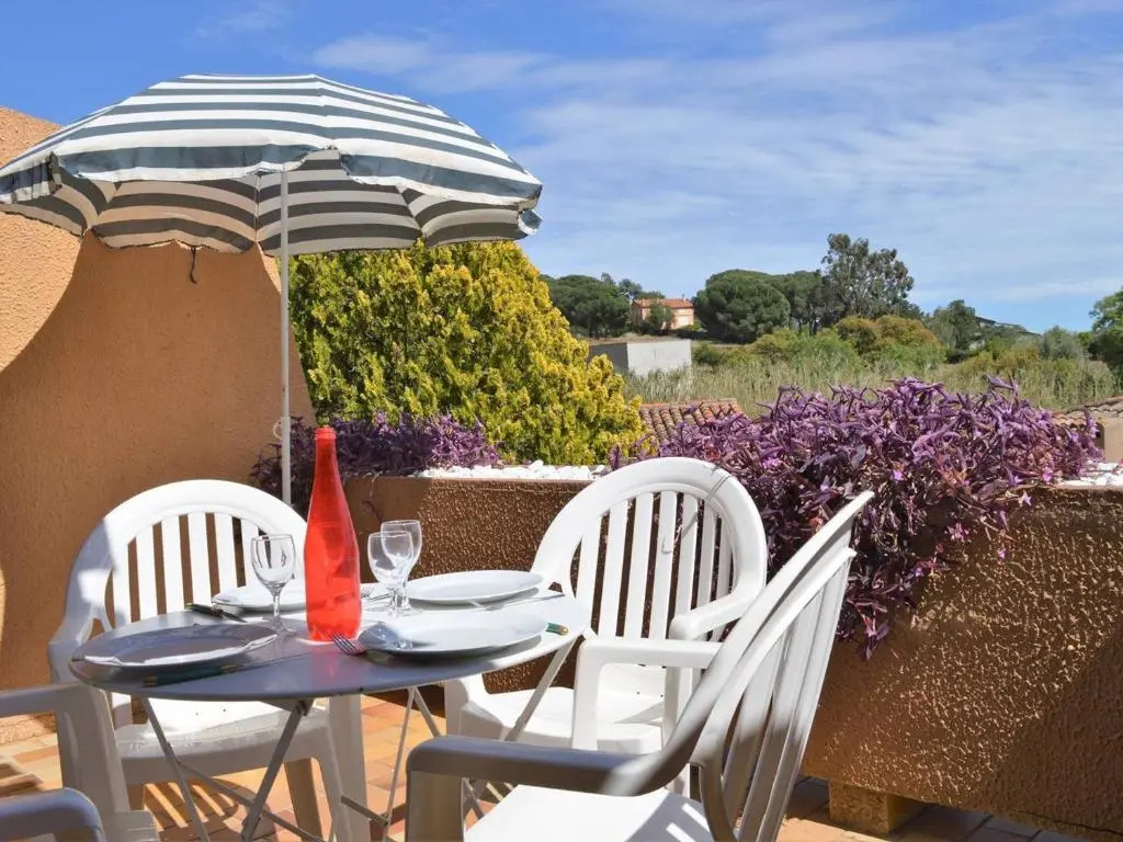 Appartement Le Lavandou, 1 pièce, 4 personnes - FR-1-251-240