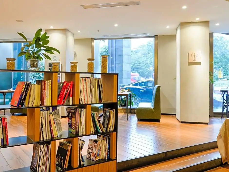 Caijing Hotel (Guangzhou Panyu Wildlife Park Branch)