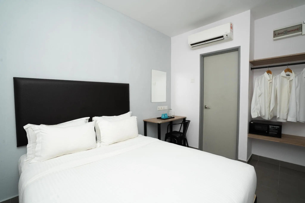 B Lot Hotel