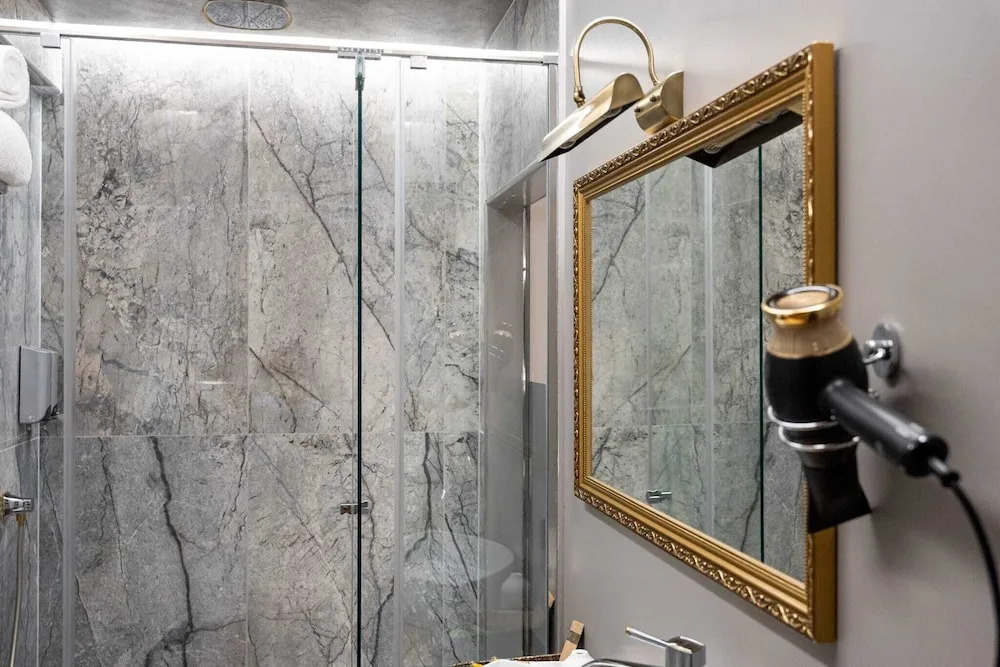 Queen Cattleya Suite
