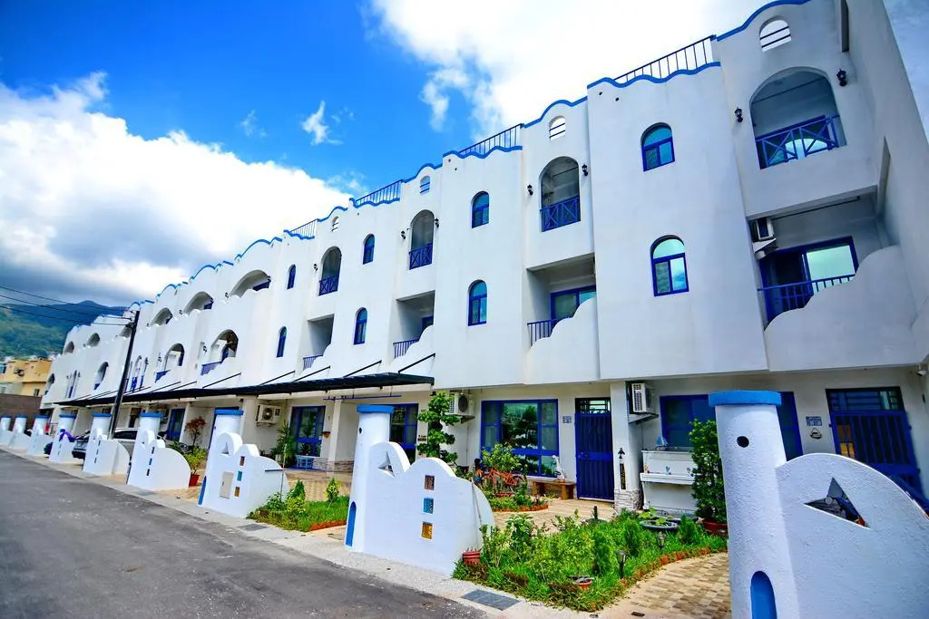 Santorini Music Family B&B