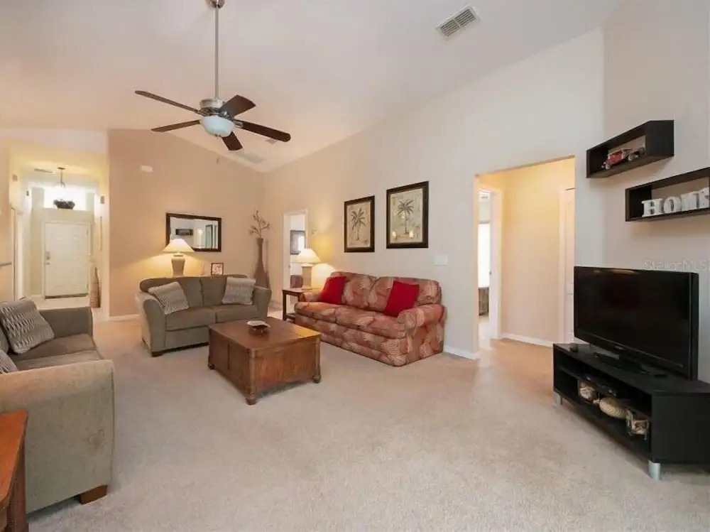 Westerly facing private pool and spa home over looking nature conservation area - 520